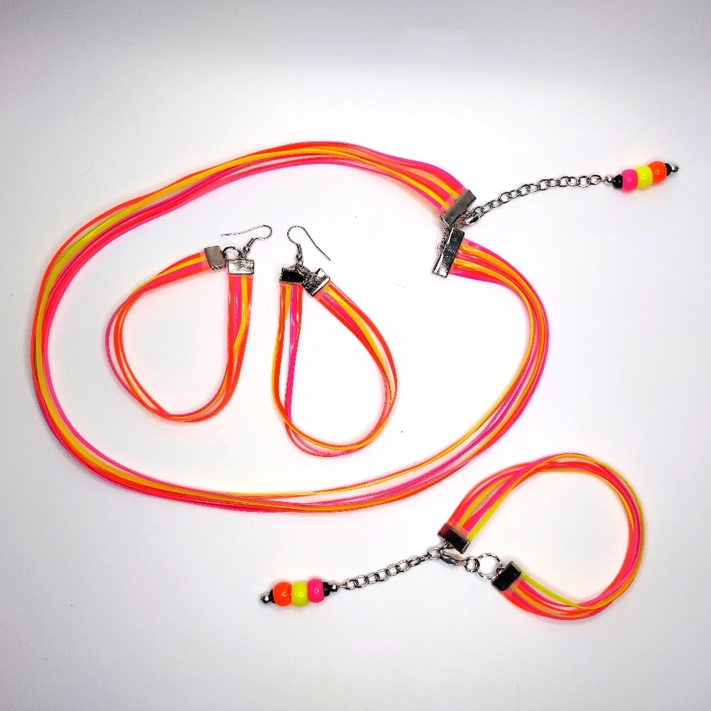 GLOW NECKLACE - Picture 5 of 11